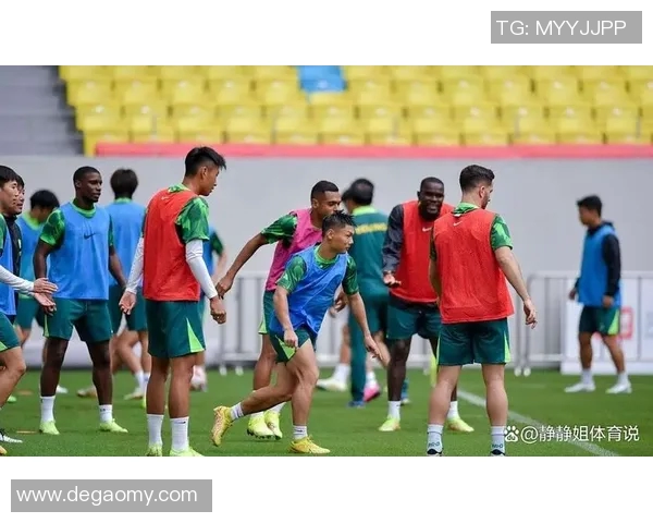 国安华夏激战正酣球迷期待精彩对决与绝妙进球瞬间